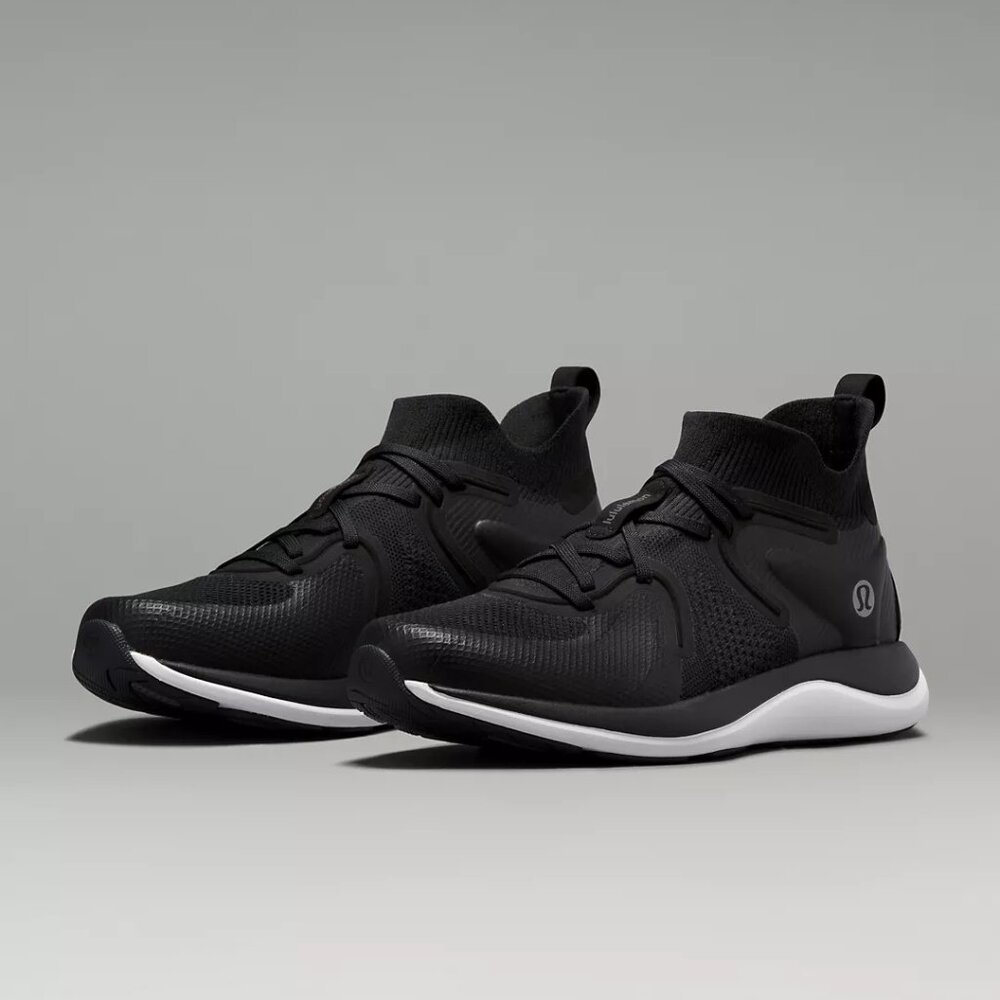 LIKE NEW Lululemon Women's Chargefeel Mid Shoe Size 7 Black